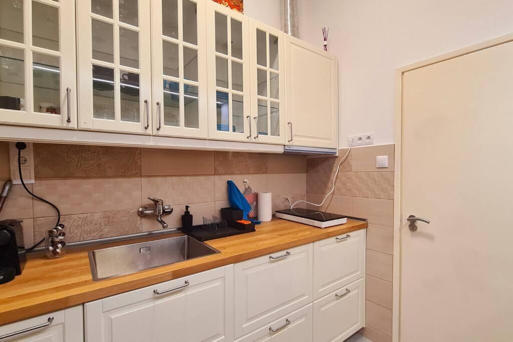 La Vida Loca Apartment بودابست المظهر الخارجي الصورة